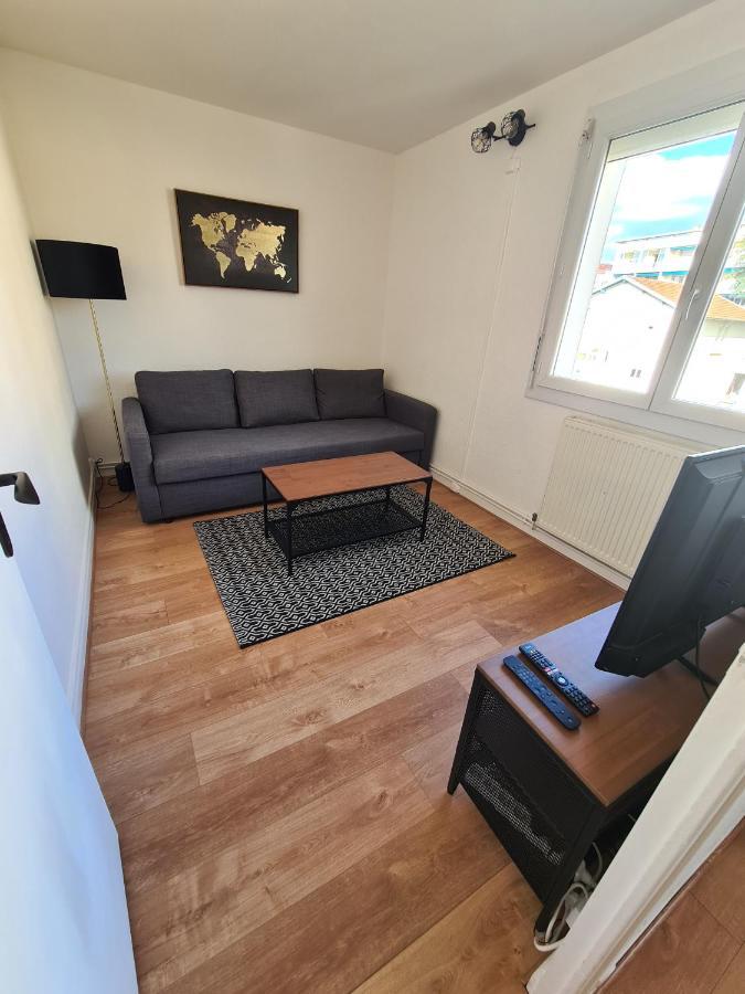 T2 Renove Avec Parking Gratuit Sur Place Apartment Valence  Exterior foto