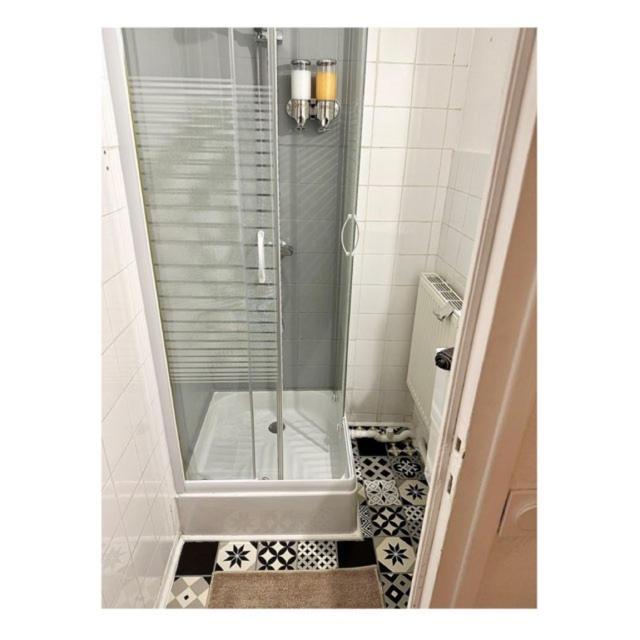 T2 Renove Avec Parking Gratuit Sur Place Apartment Valence  Exterior foto